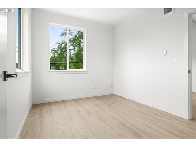 4690 N Congress Ave, Portland, OR 97217