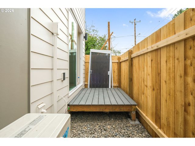 4690 N Congress Ave, Portland, OR 97217