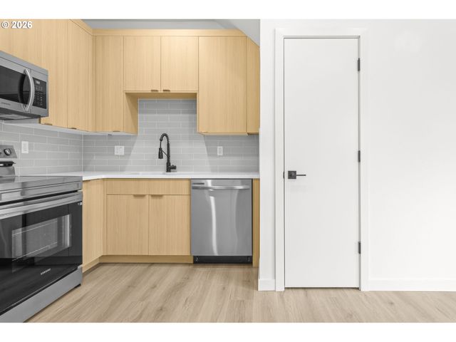 4690 N Congress Ave, Portland, OR 97217