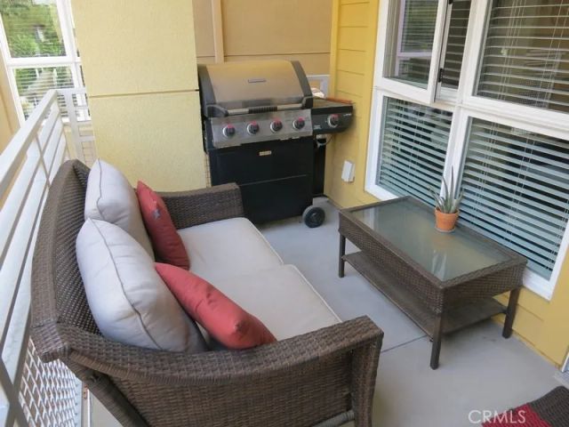 21301 Erwin 326, Woodland Hills, CA 91367
