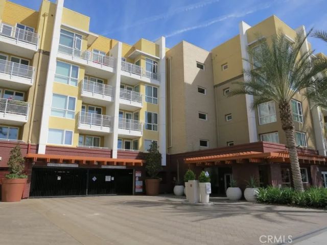 21301 Erwin 326, Woodland Hills, CA 91367