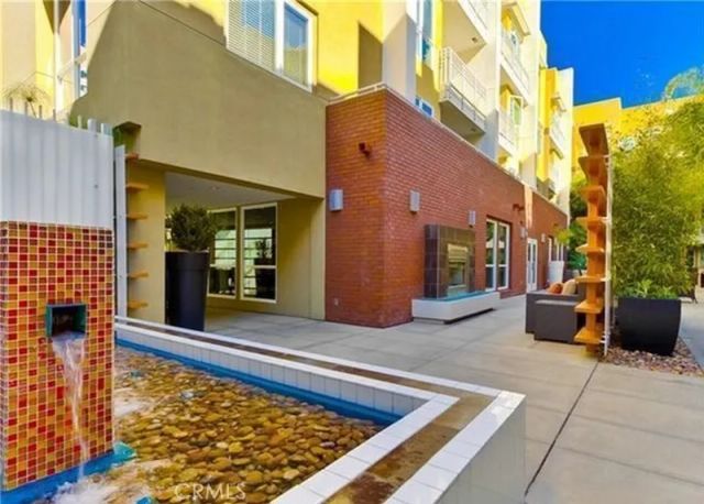 21301 Erwin 326, Woodland Hills, CA 91367