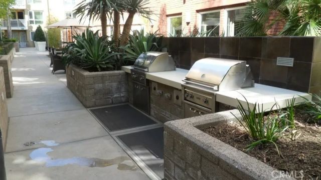 21301 Erwin 326, Woodland Hills, CA 91367