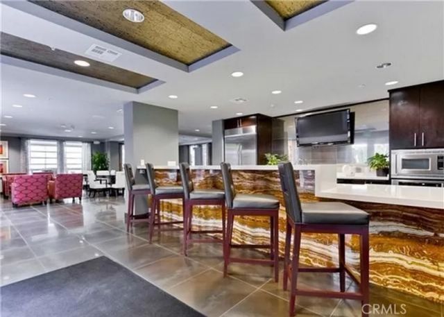 21301 Erwin 326, Woodland Hills, CA 91367