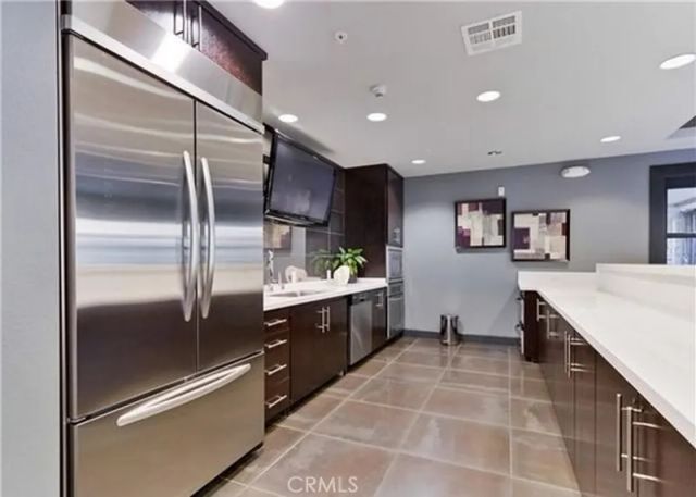 21301 Erwin 326, Woodland Hills, CA 91367