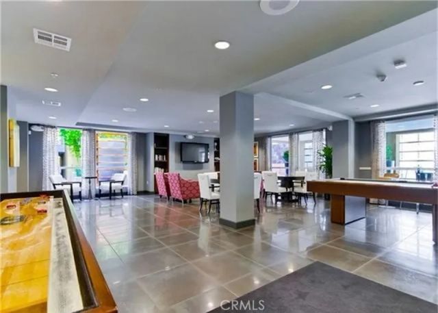 21301 Erwin 326, Woodland Hills, CA 91367