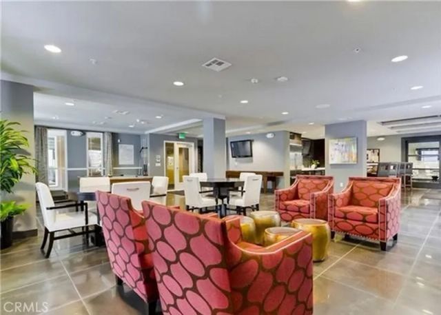 21301 Erwin 326, Woodland Hills, CA 91367
