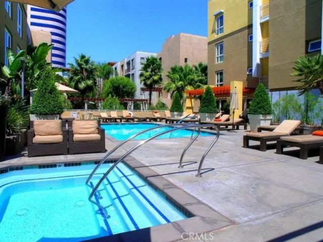 21301 Erwin 326, Woodland Hills, CA 91367
