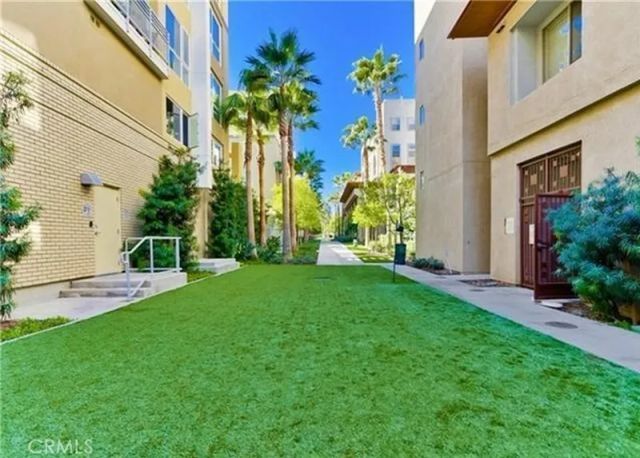 21301 Erwin 326, Woodland Hills, CA 91367