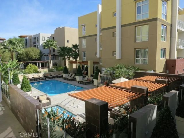 21301 Erwin 326, Woodland Hills, CA 91367