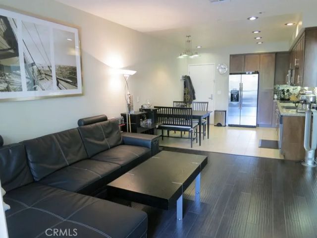 21301 Erwin 326, Woodland Hills, CA 91367