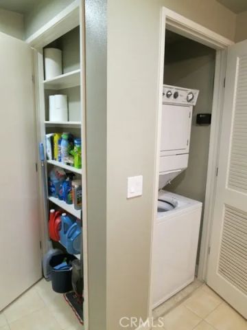 21301 Erwin 326, Woodland Hills, CA 91367