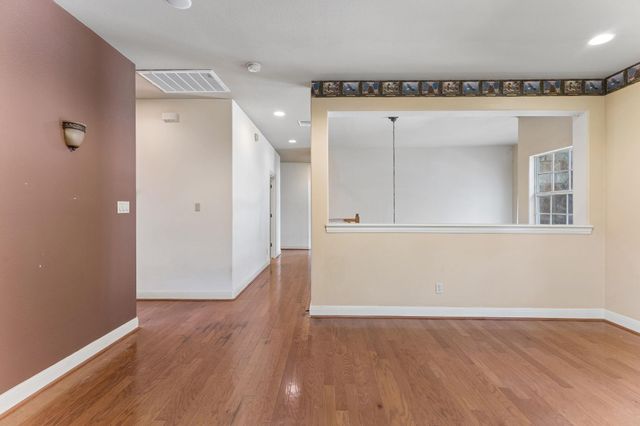 138 Papawai DR, Bastrop, TX 78602