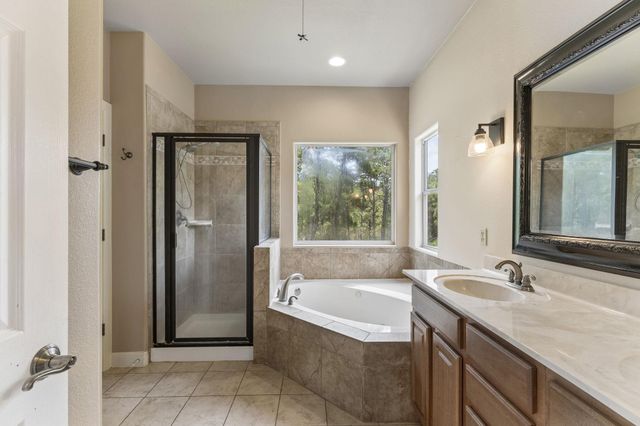 138 Papawai DR, Bastrop, TX 78602