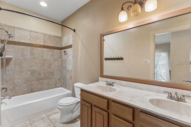 138 Papawai DR, Bastrop, TX 78602