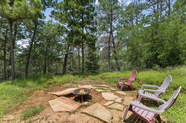 138 Papawai DR, Bastrop, TX 78602