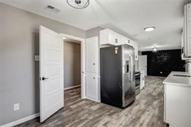 331 Merribrook Trail, Duncanville, TX 75116