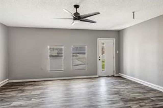 331 Merribrook Trail, Duncanville, TX 75116