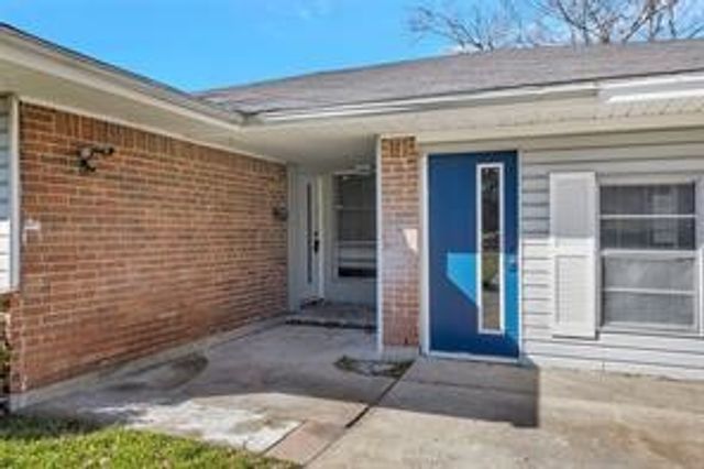 331 Merribrook Trail, Duncanville, TX 75116