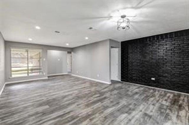 331 Merribrook Trail, Duncanville, TX 75116