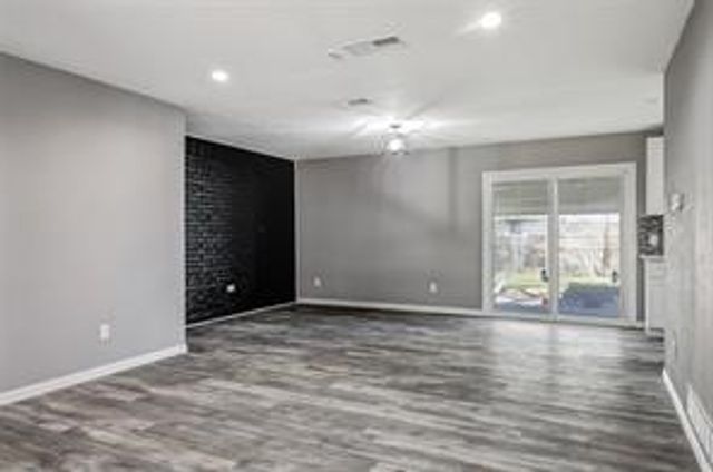 331 Merribrook Trail, Duncanville, TX 75116