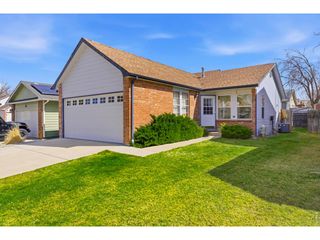 240 Wadsworth Cir, Longmont, CO 80504