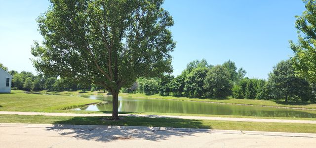 4 Claridge Court, Bolingbrook, IL 60440