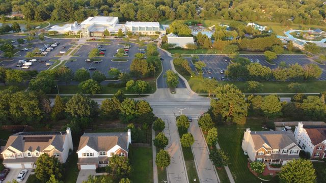 4 Claridge Court, Bolingbrook, IL 60440