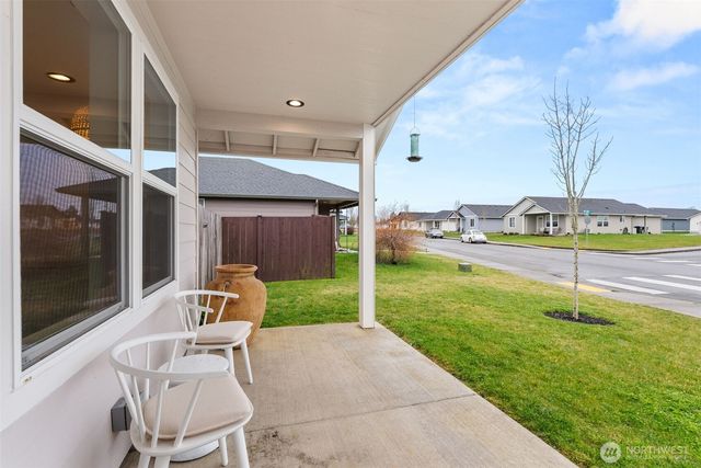 412 Herren Avenue, Winlock, WA 98596