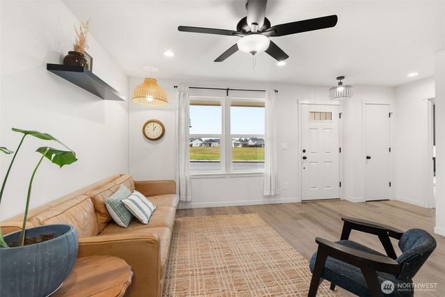 412 Herren Avenue, Winlock, WA 98596