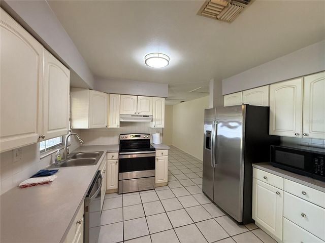 600 6TH AVENUE SE, Largo, FL 33771