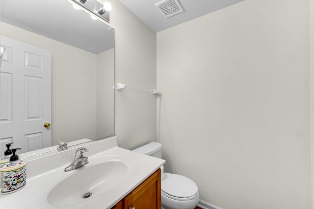 1114 N CLAREMONT Drive, Palatine, IL 60074