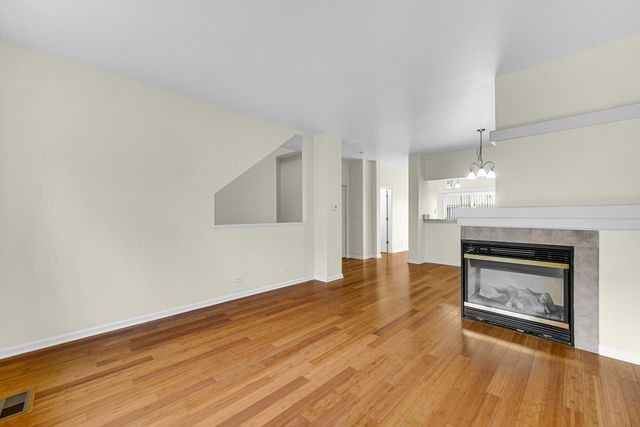 1114 N CLAREMONT Drive, Palatine, IL 60074