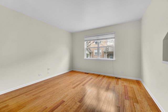 1114 N CLAREMONT Drive, Palatine, IL 60074