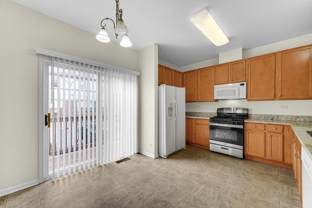 1114 N CLAREMONT Drive, Palatine, IL 60074