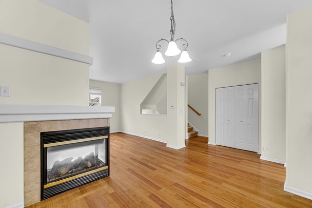 1114 N CLAREMONT Drive, Palatine, IL 60074