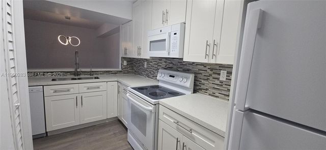 8540 SW 212th St 207, Cutler Bay, FL 33189