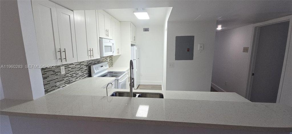 8540 SW 212th St 207, Cutler Bay, FL 33189