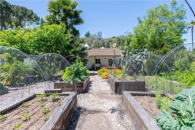 2 Chuckwagon, Rolling Hills, CA 90274