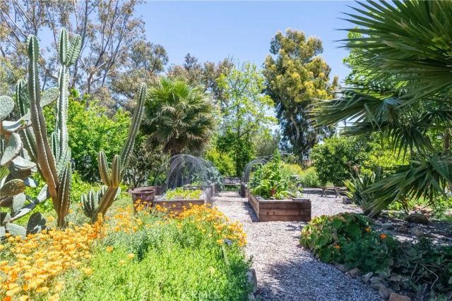 2 Chuckwagon, Rolling Hills, CA 90274
