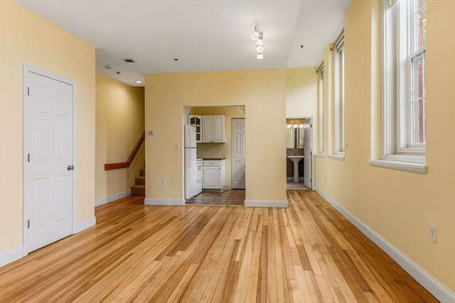 160 Salem Street 201, Haverhill, MA 01835