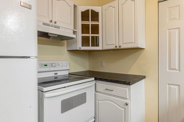 160 Salem Street 201, Haverhill, MA 01835