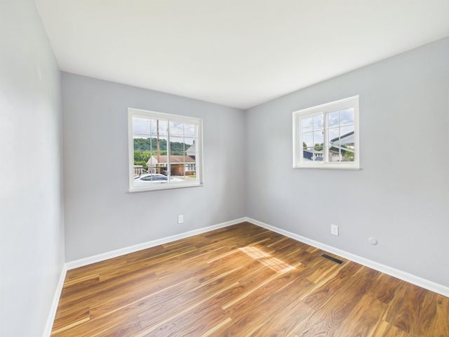 224 Nedra Dr, Barboursville, WV 25504