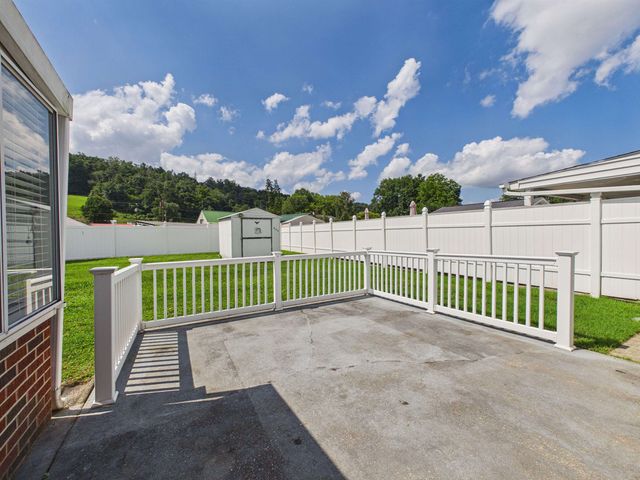 224 Nedra Dr, Barboursville, WV 25504