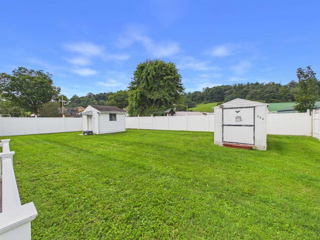 224 Nedra Dr, Barboursville, WV 25504