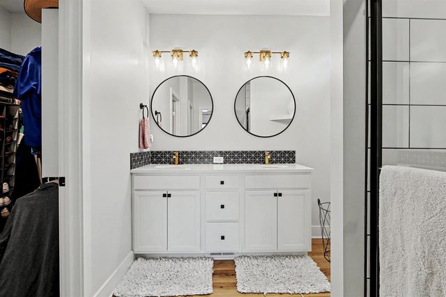 5437 N Saint Paul Ct, Wichita, KS 67204