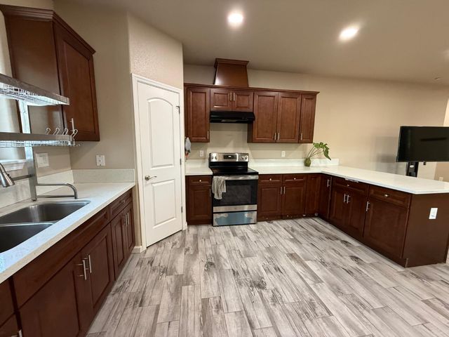 1707 Sylvia Street, Selma, CA 93662