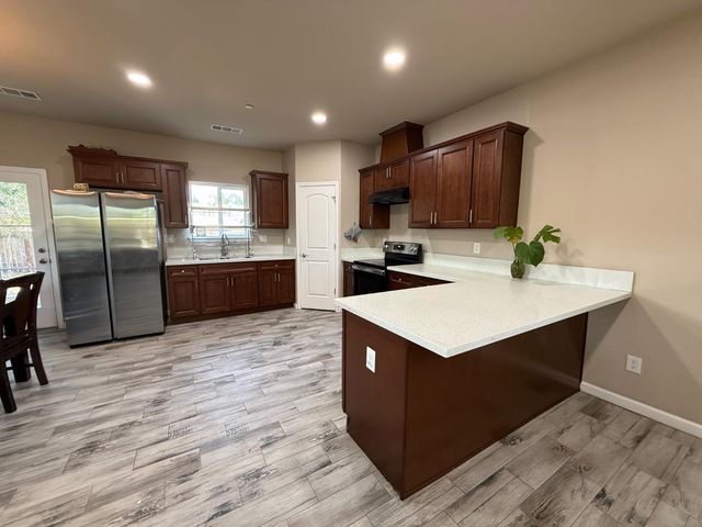 1707 Sylvia Street, Selma, CA 93662