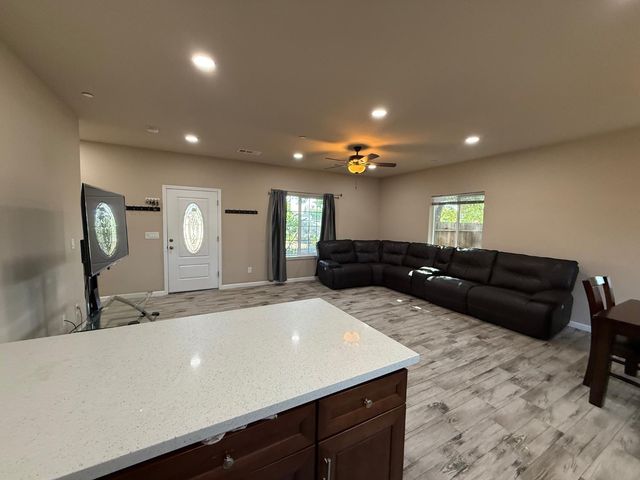 1707 Sylvia Street, Selma, CA 93662