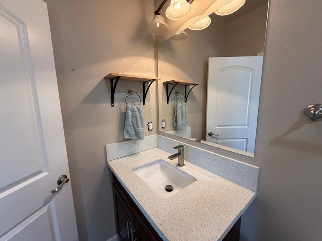 1707 Sylvia Street, Selma, CA 93662